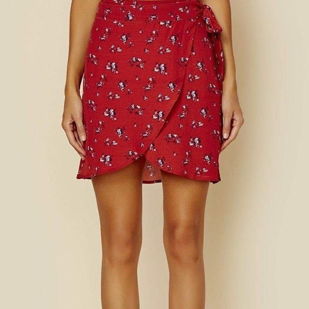 Blue Life Red Floral Wrap Mini Skirt—Perfect for‎ Summer Festival Style